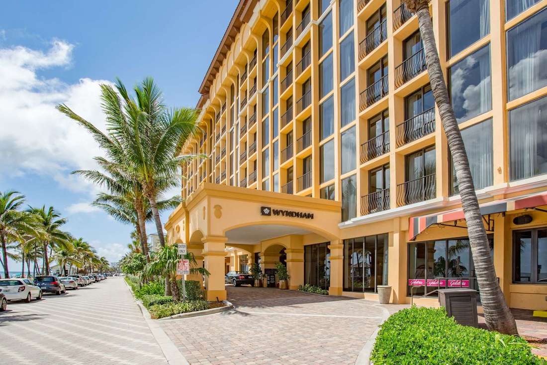 Wyndham Deerfield Beach Resort exterior